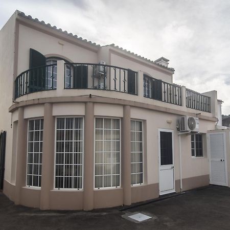 Villa Peaceful Retreat à Mosteiros  Extérieur photo