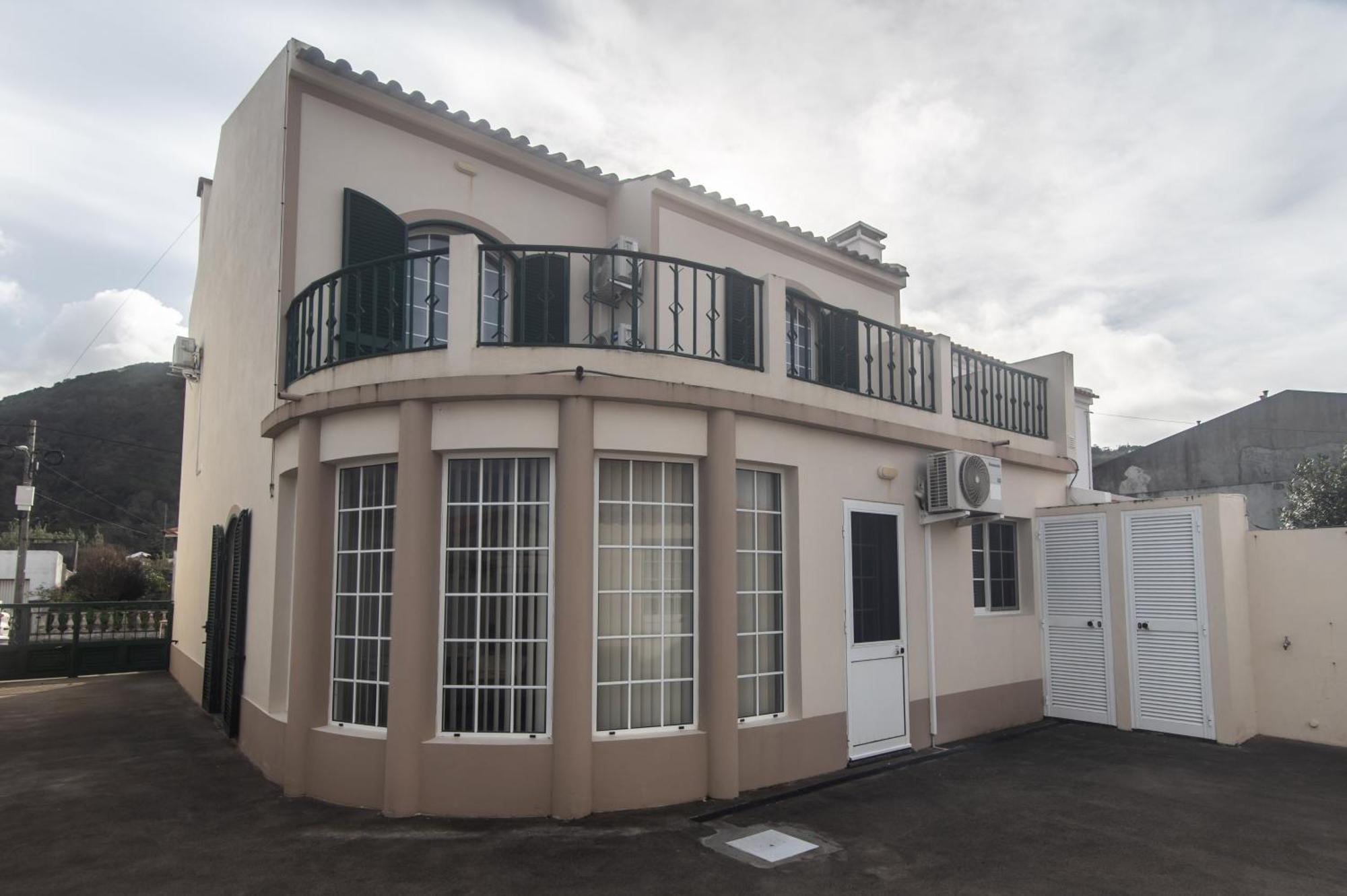 Villa Peaceful Retreat à Mosteiros  Extérieur photo